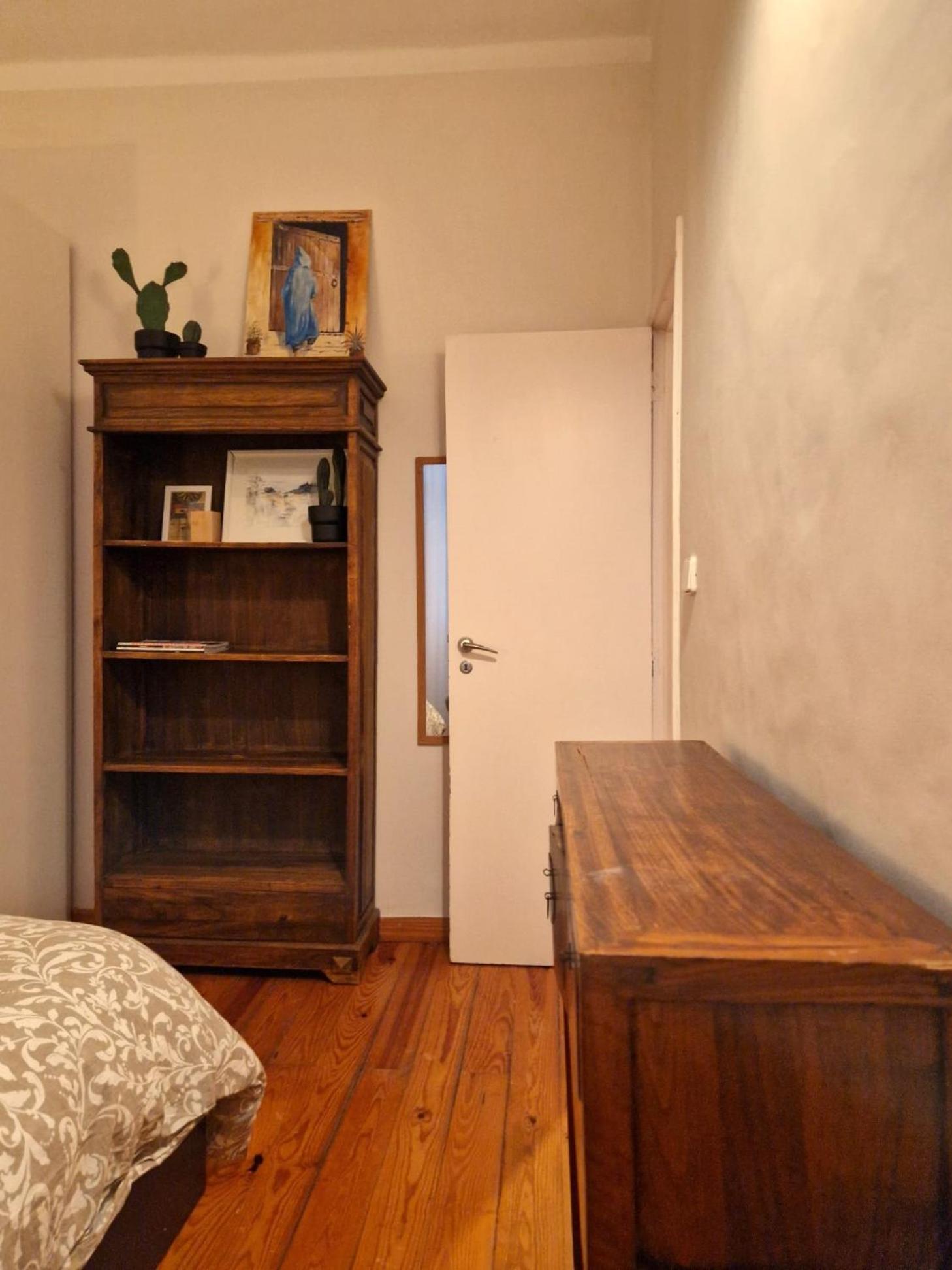 Centre Charm And Practicality Apartment