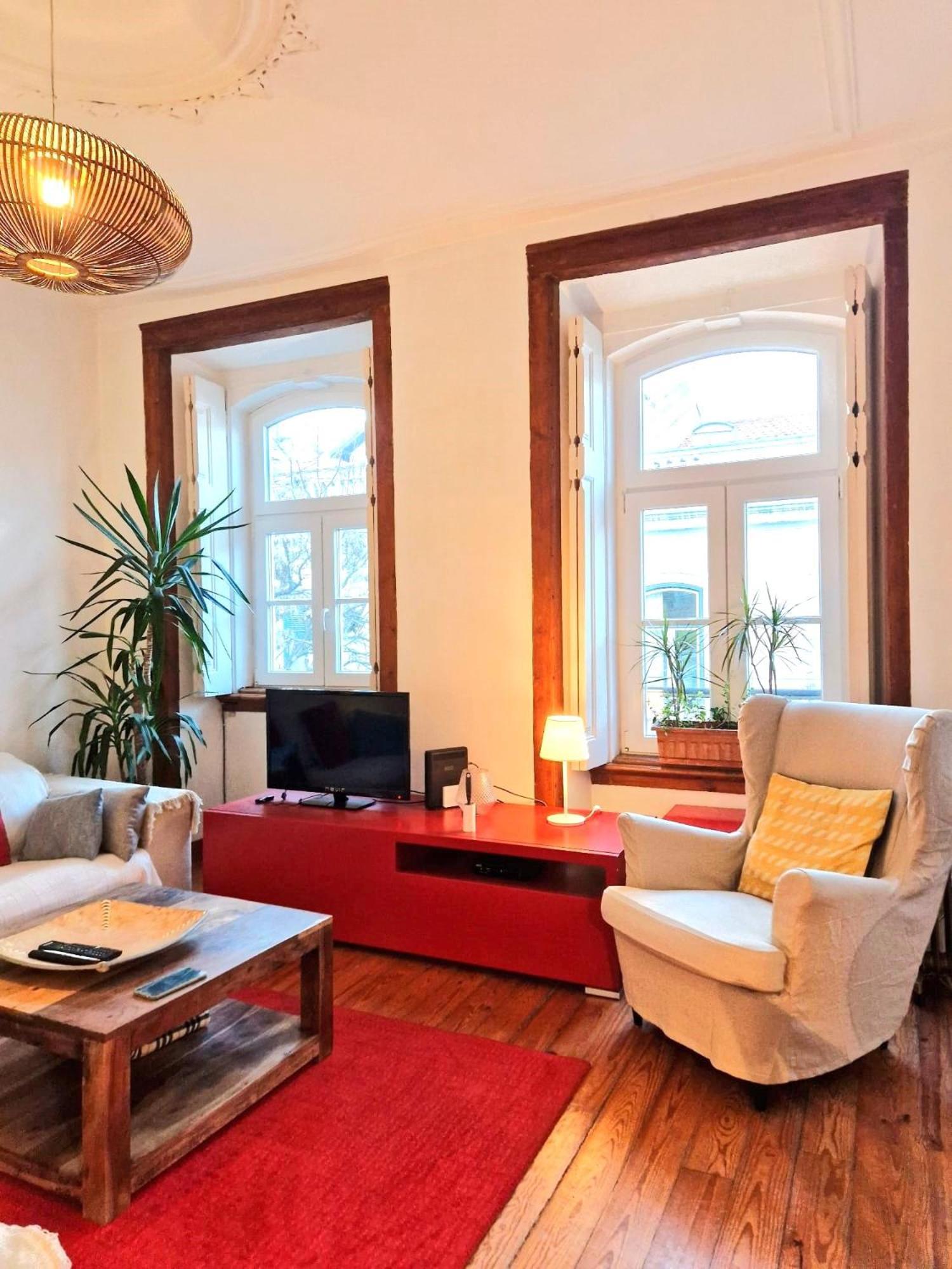 Centre Charm And Practicality Apartment *